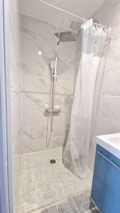 Appartement Hypercentre 301 +Wifi+Independant+ Cuisine Toilette Salle De Bain Privative Valenciennes Dış mekan fotoğraf