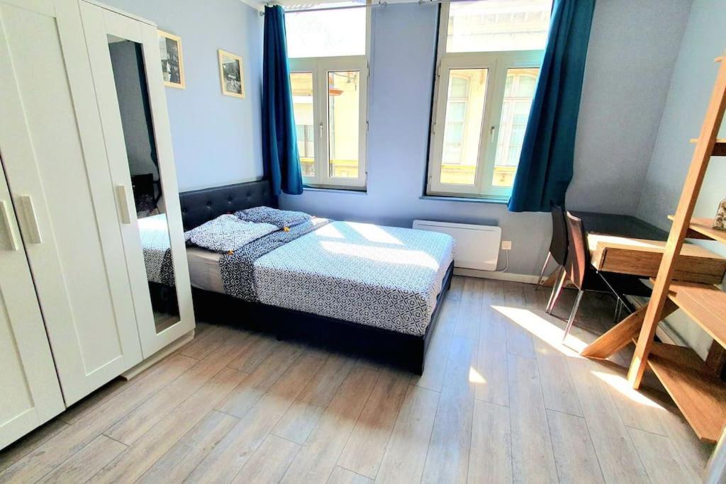 Appartement Hypercentre 301 +Wifi+Independant+ Cuisine Toilette Salle De Bain Privative Valenciennes Dış mekan fotoğraf