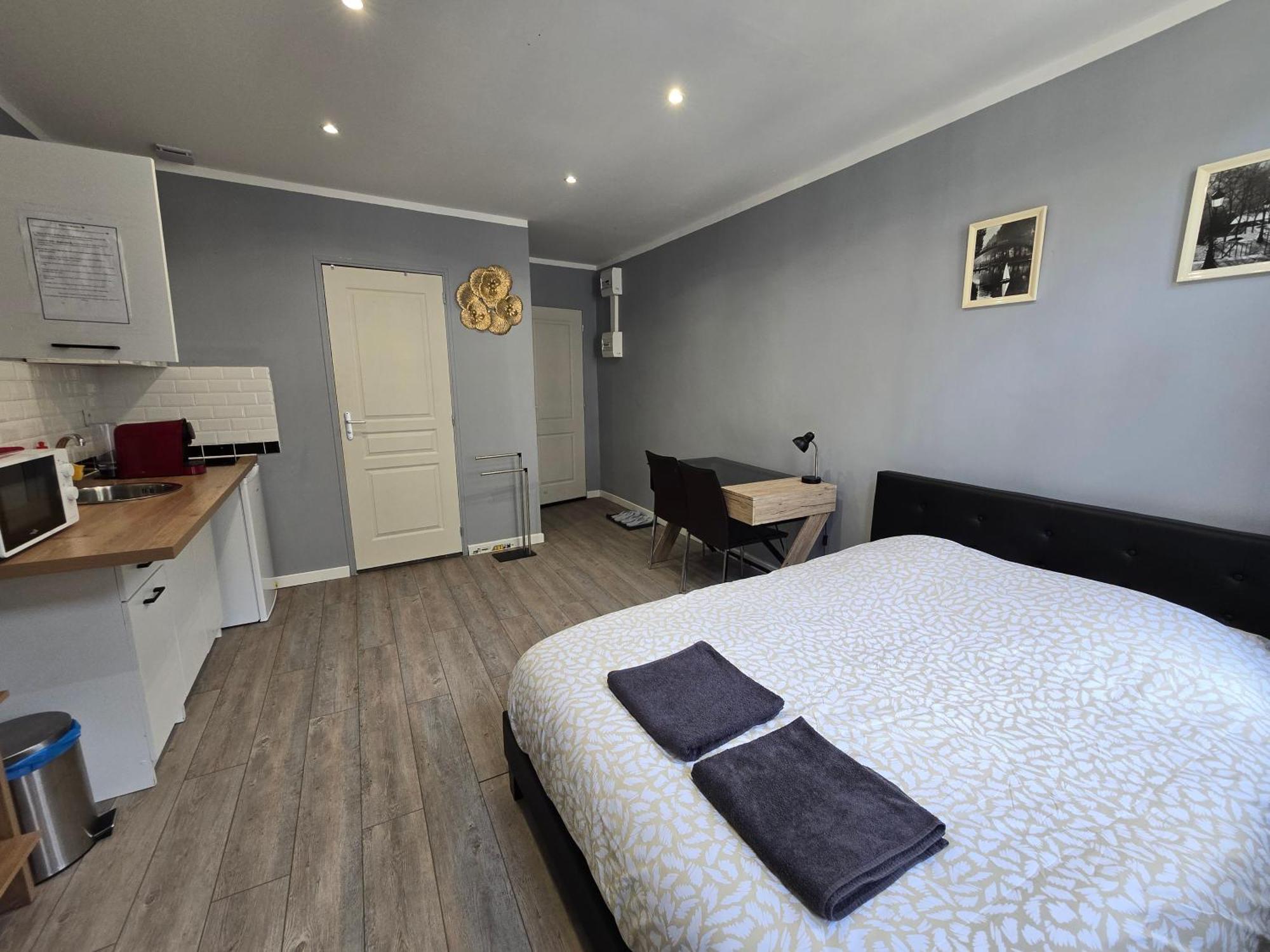 Appartement Hypercentre 301 +Wifi+Independant+ Cuisine Toilette Salle De Bain Privative Valenciennes Dış mekan fotoğraf