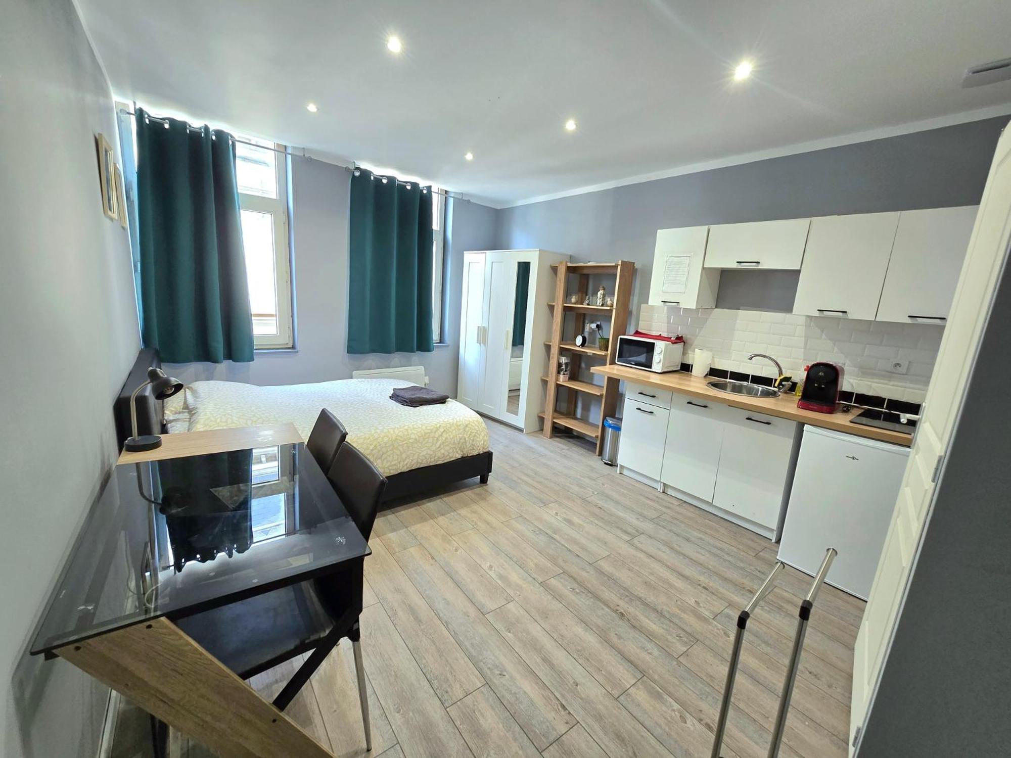 Appartement Hypercentre 301 +Wifi+Independant+ Cuisine Toilette Salle De Bain Privative Valenciennes Dış mekan fotoğraf
